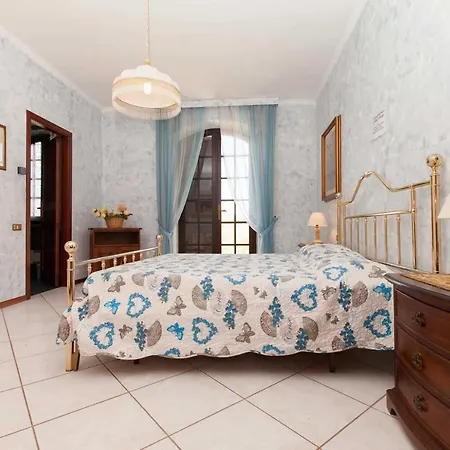 Flumini Sleeps 10 Air Con Wifi Villa Flumini di Quartu
