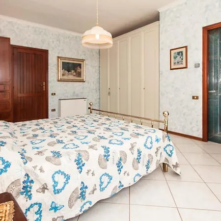 Flumini Sleeps 10 Air Con Wifi Villa Flumini di Quartu